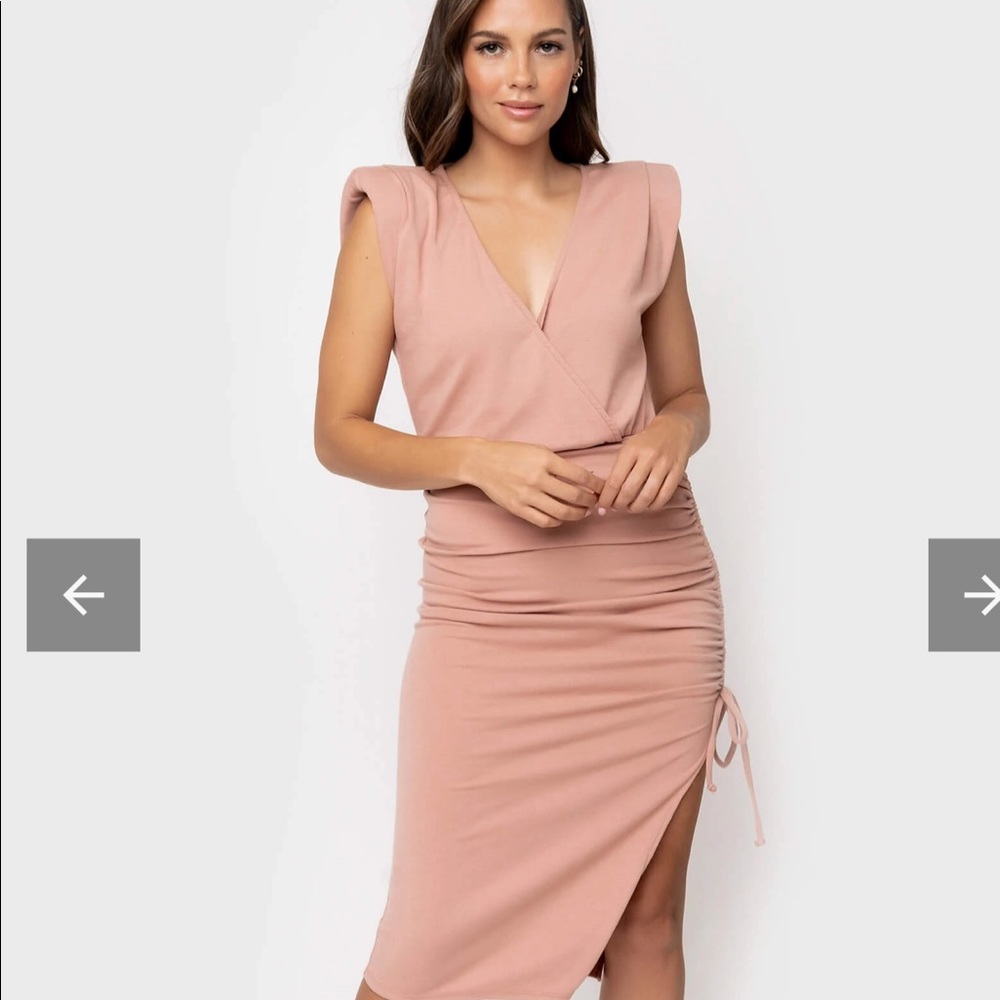 Gibsonlook sleeveless surplice ruched clinched dress